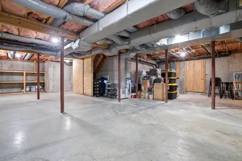 47 Drew Woods Drive Derry NH 03038