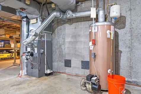 47 Drew Woods Drive Derry NH 03038