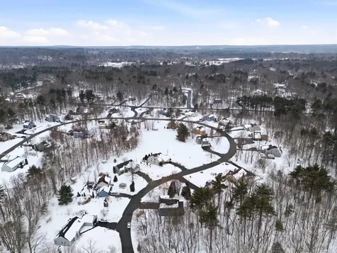 47 Drew Woods Drive Derry NH 03038