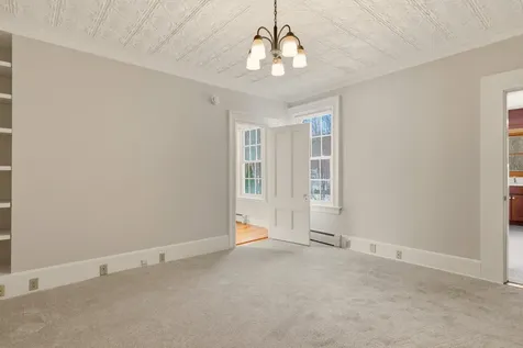 113 Railroad Avenue Epping NH 03042