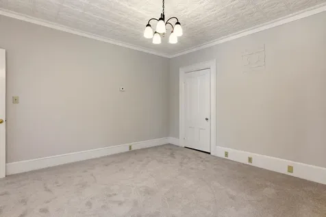 113 Railroad Avenue Epping NH 03042