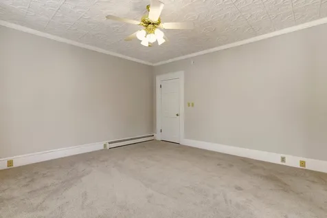 113 Railroad Avenue Epping NH 03042