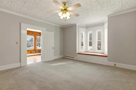 113 Railroad Avenue Epping NH 03042