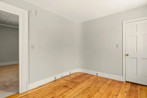 113 Railroad Avenue Epping NH 03042