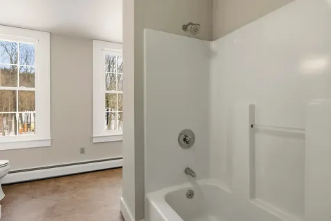 113 Railroad Avenue Epping NH 03042