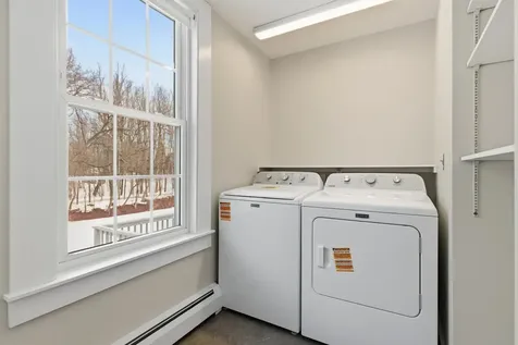 113 Railroad Avenue Epping NH 03042