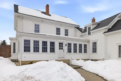 113 Railroad Avenue Epping NH 03042