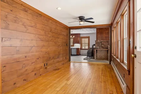 113 Railroad Avenue Epping NH 03042