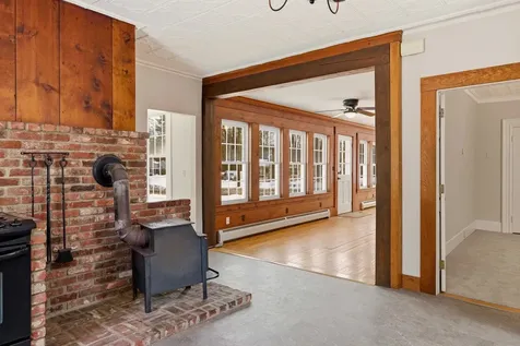 113 Railroad Avenue Epping NH 03042