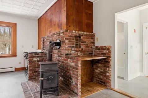 113 Railroad Avenue Epping NH 03042