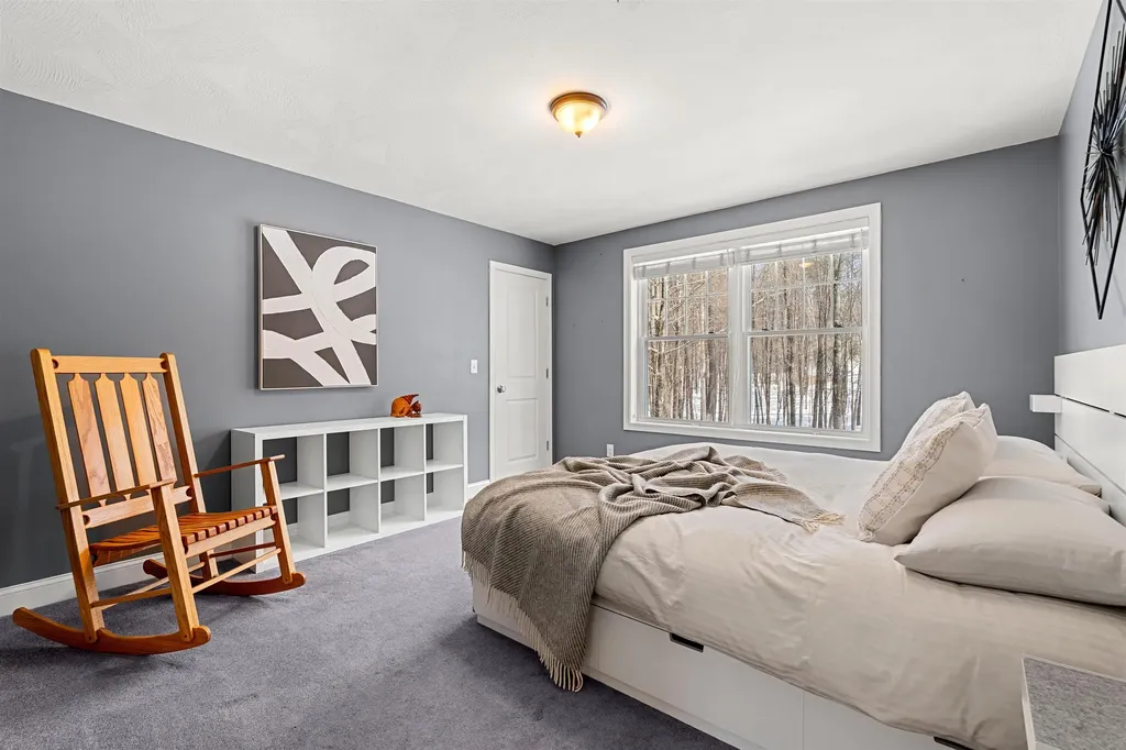 5 Senter Farm Road Hudson NH 03051