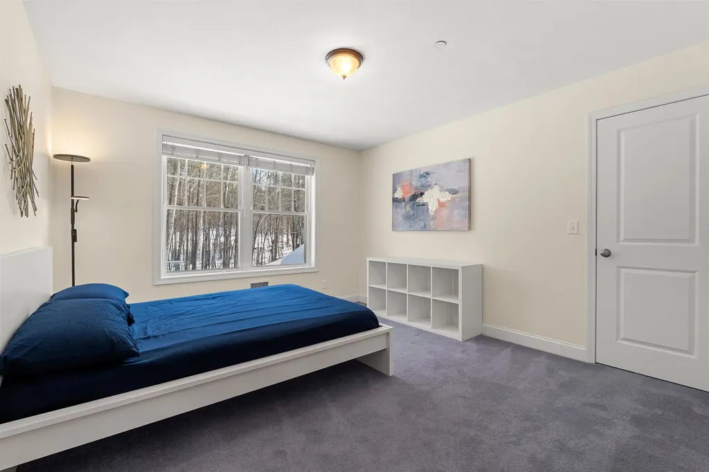 5 Senter Farm Road Hudson NH 03051