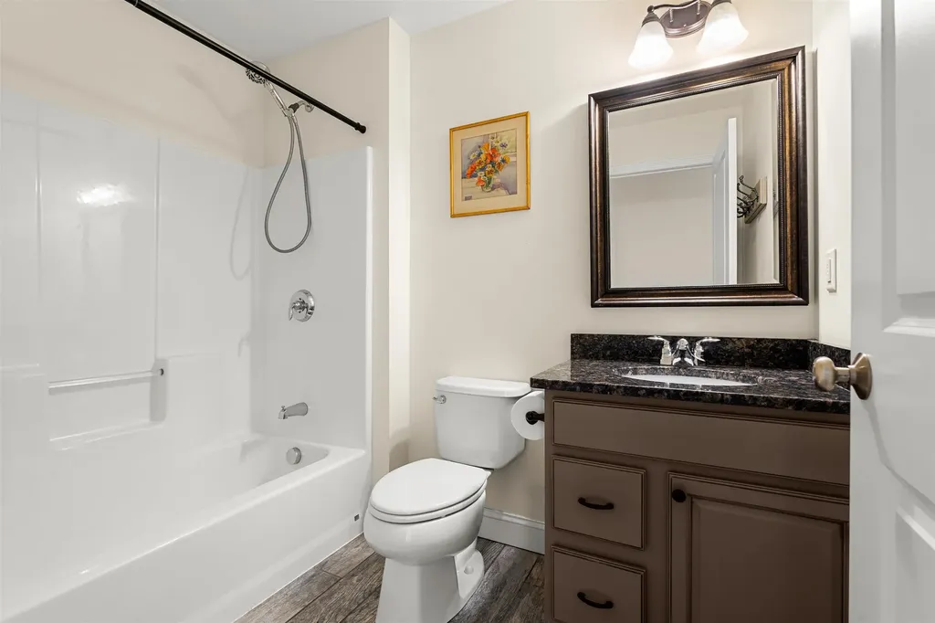 5 Senter Farm Road Hudson NH 03051