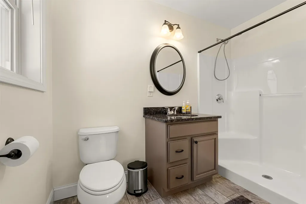 5 Senter Farm Road Hudson NH 03051