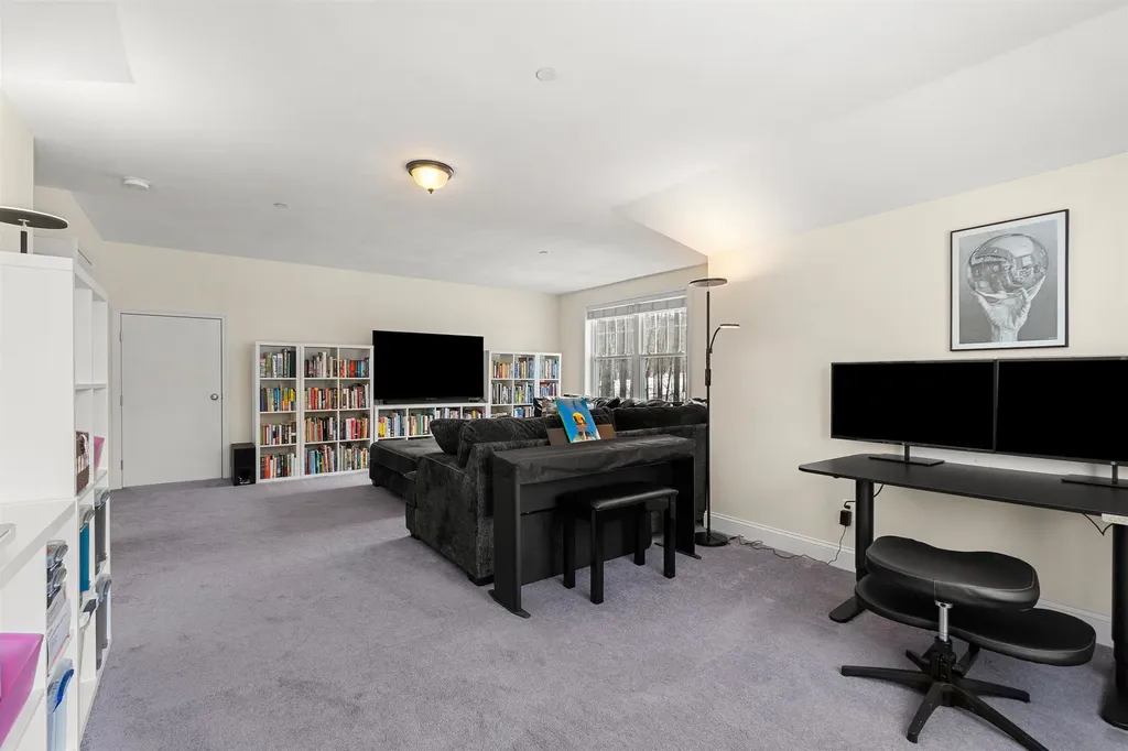 5 Senter Farm Road Hudson NH 03051