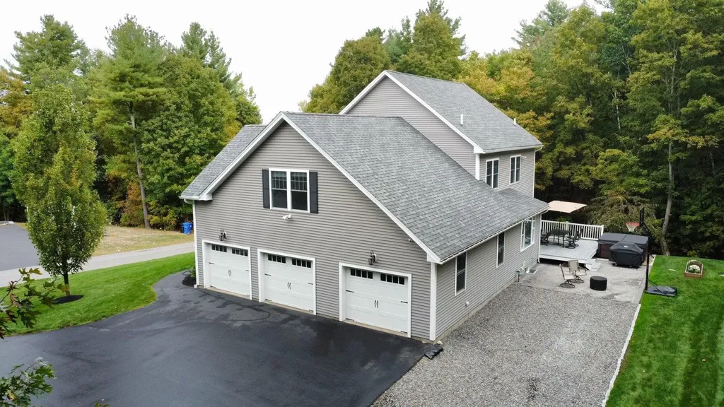 5 Senter Farm Road Hudson NH 03051