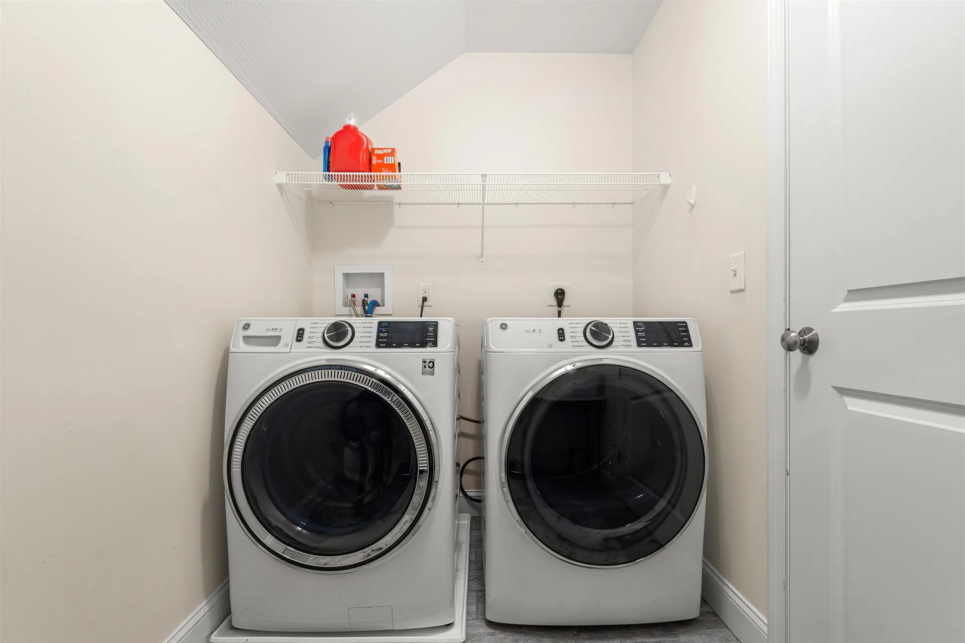 5 Senter Farm Road Hudson NH 03051