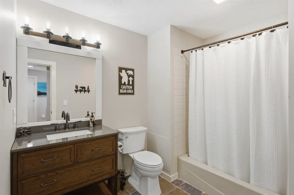 11 Portside Drive Moultonborough NH 03254