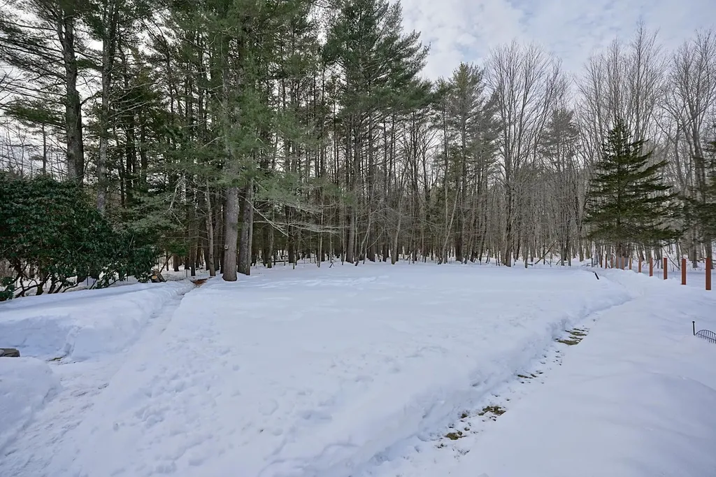 120 Exeter Road North Hampton NH 03862