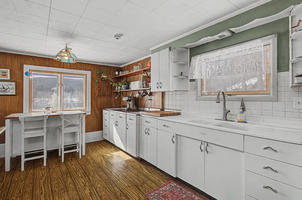 422 Us Route 2 Middlesex VT 05602