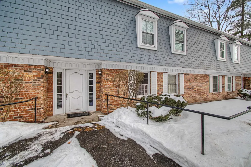 125 Kennedy Drive South Burlington VT 05403