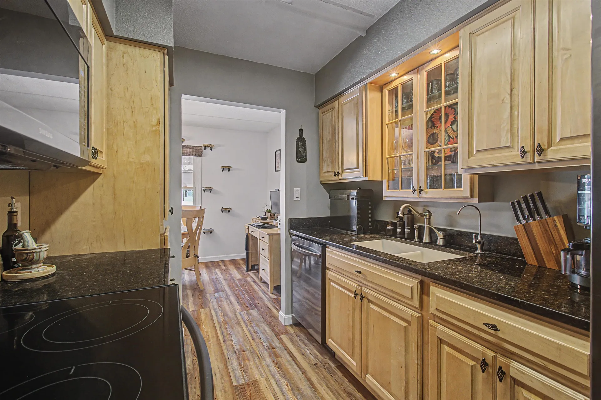 125 Kennedy Drive South Burlington VT 05403