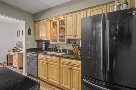 125 Kennedy Drive South Burlington VT 05403