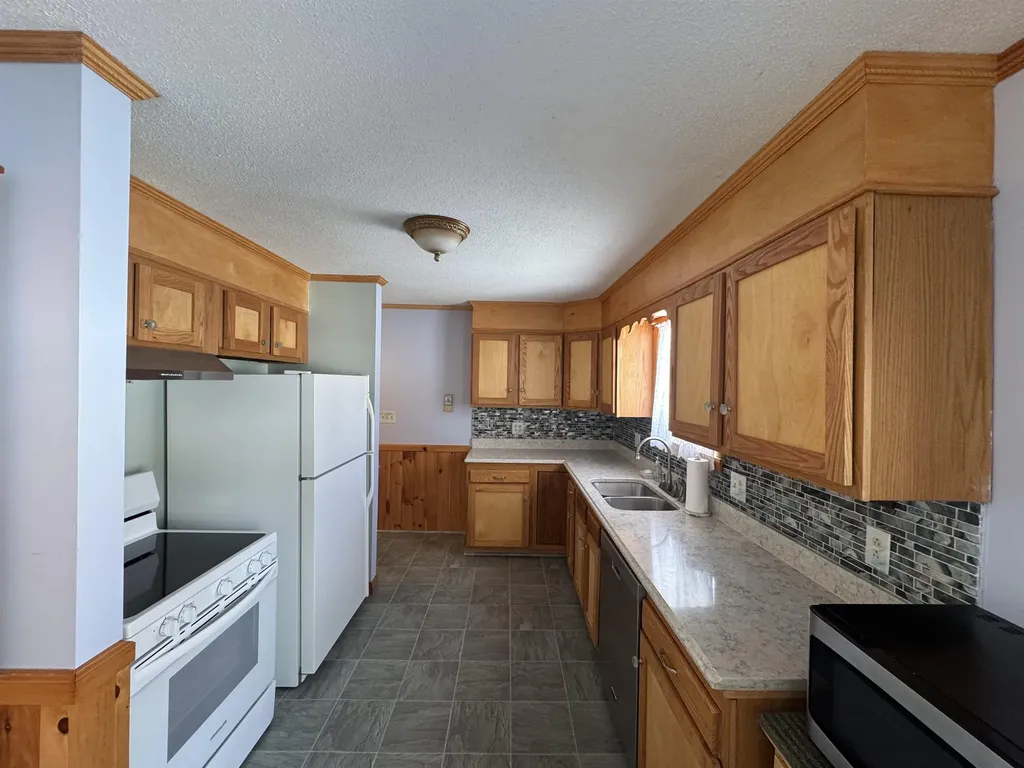 1758 East Road Bennington VT 05201