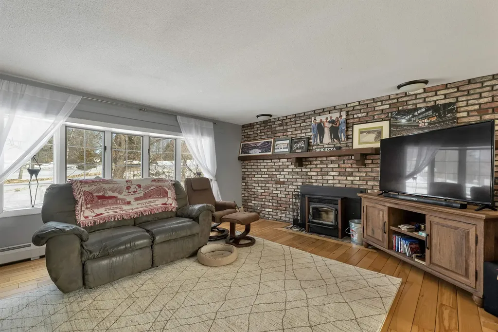 21 Barnard Ridge Road Meredith NH 03253