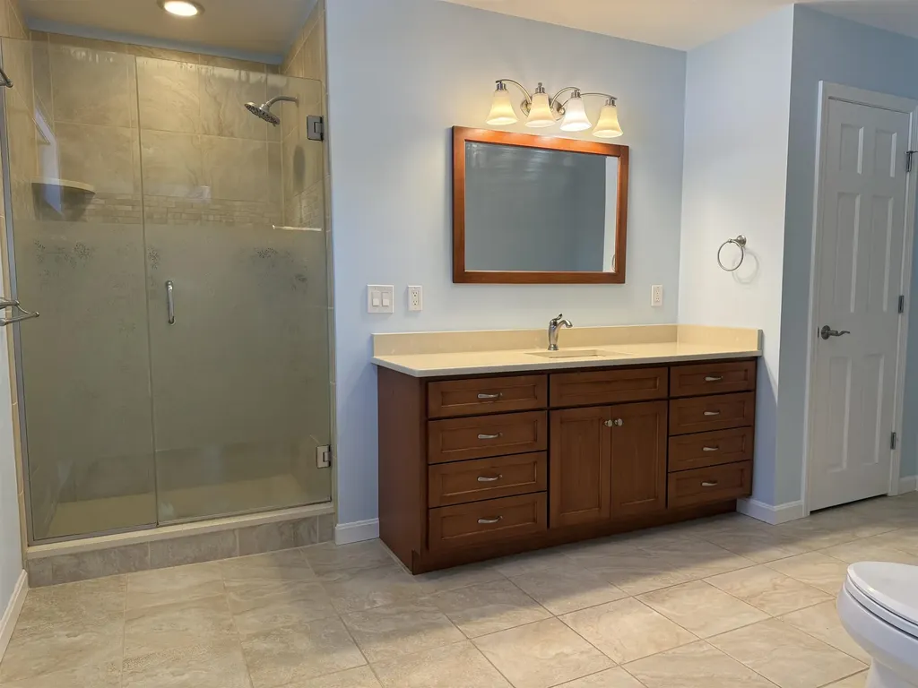 10 Vermont Drive Hartford VT 05001