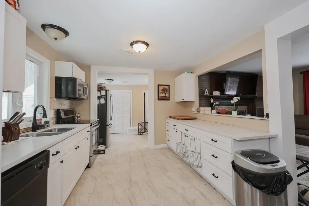 128 N Shore Road Derry NH 03038