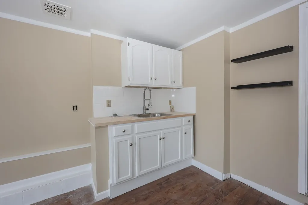 128 N Shore Road Derry NH 03038