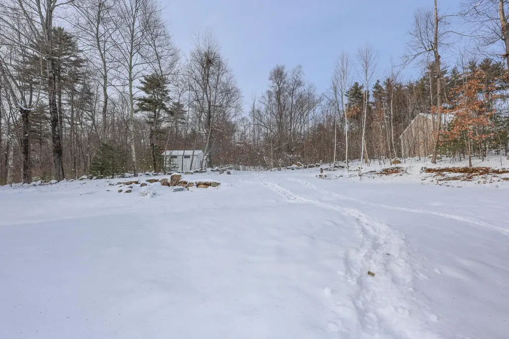 128 N Shore Road Derry NH 03038