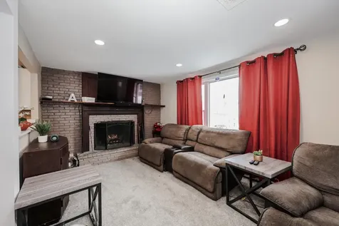 128 N Shore Road Derry NH 03038