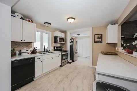 128 N Shore Road Derry NH 03038