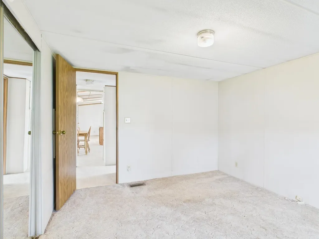 13 Nh Route 145 Colebrook NH 03576