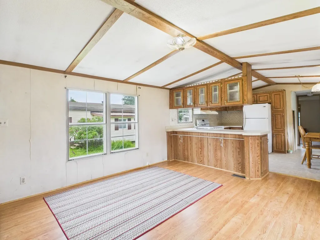 13 Nh Route 145 Colebrook NH 03576