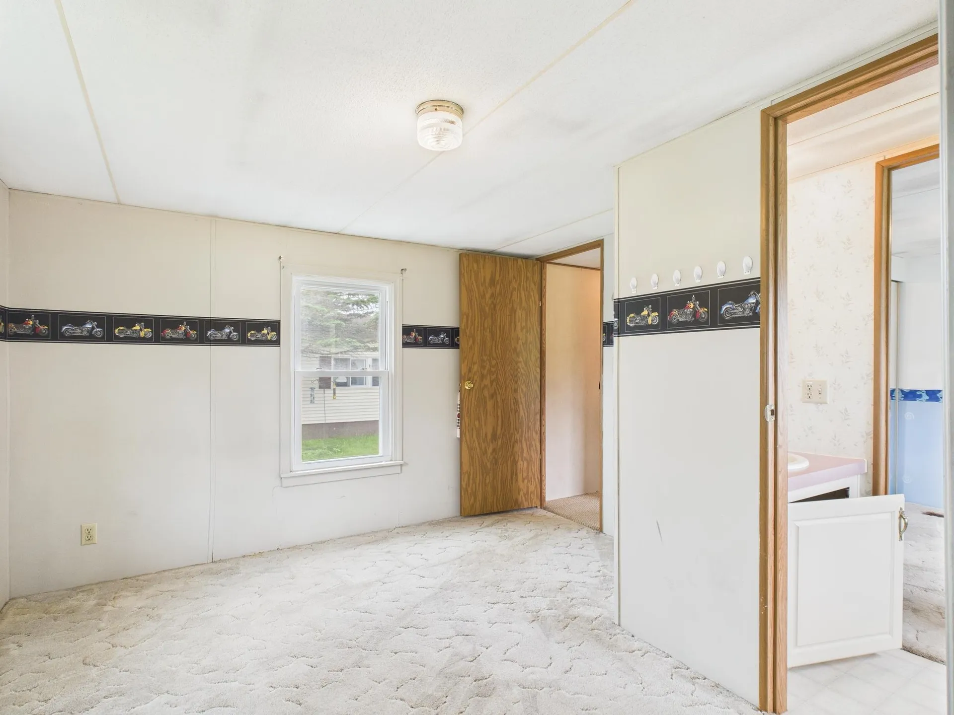 13 Nh Route 145 Colebrook NH 03576