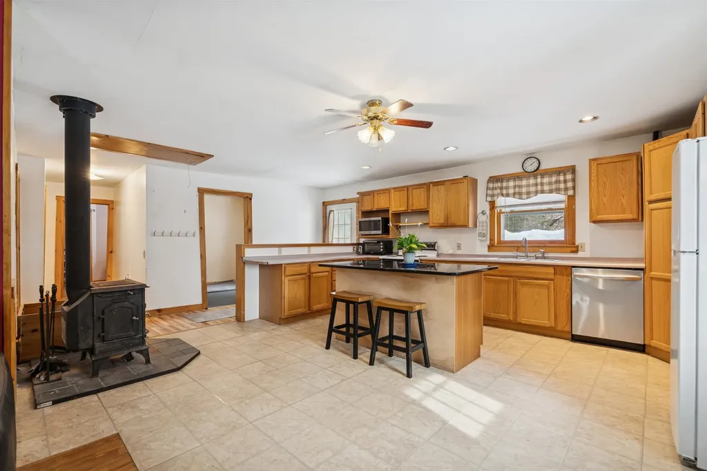 9 Cherry Hill Road Grafton NH 03240