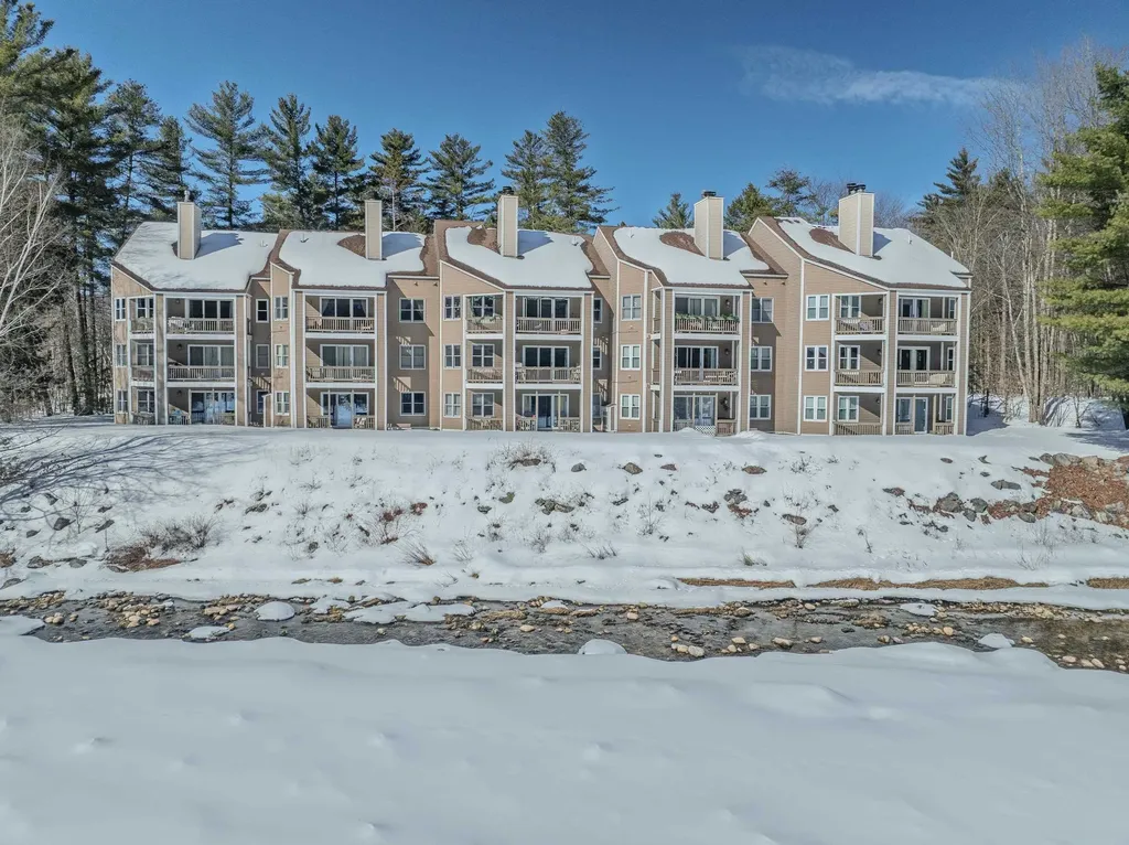 20 Crossing Drive Woodstock NH 03293