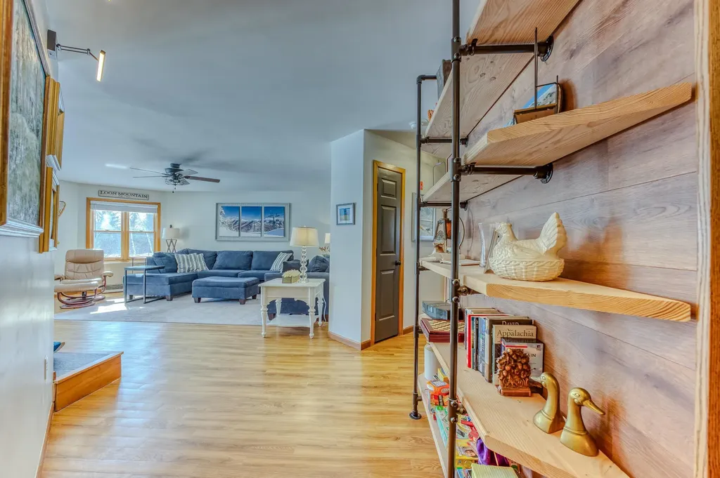 20 Crossing Drive Woodstock NH 03293