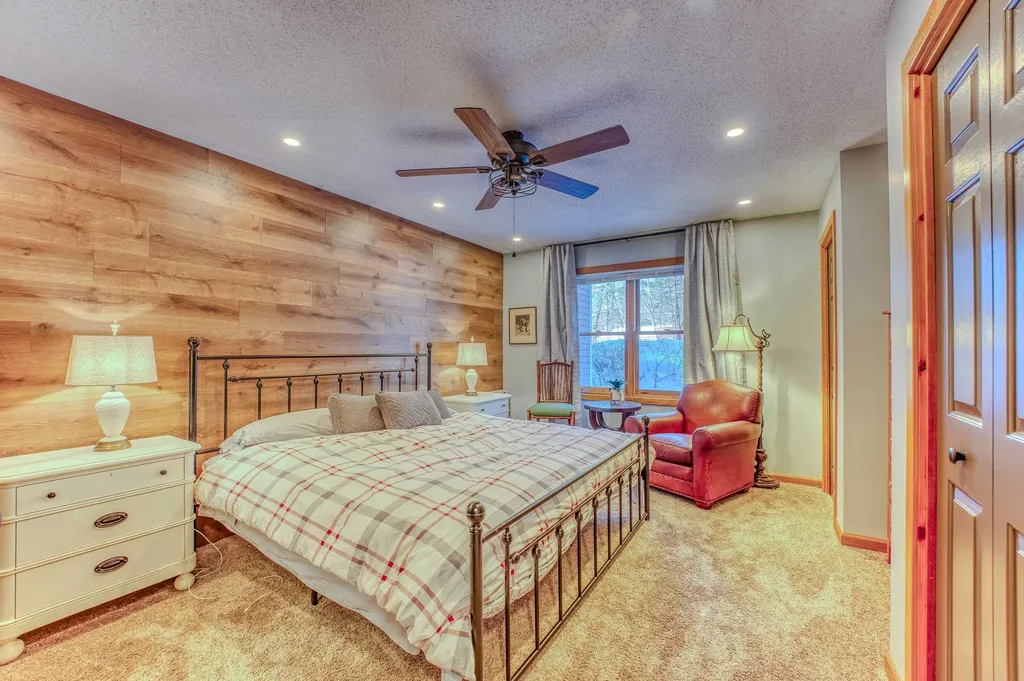 20 Crossing Drive Woodstock NH 03293