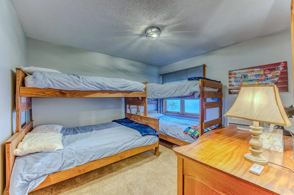 20 Crossing Drive Woodstock NH 03293