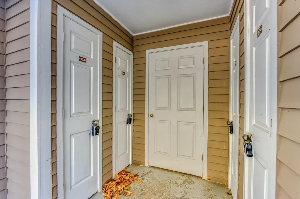 20 Crossing Drive Woodstock NH 03293