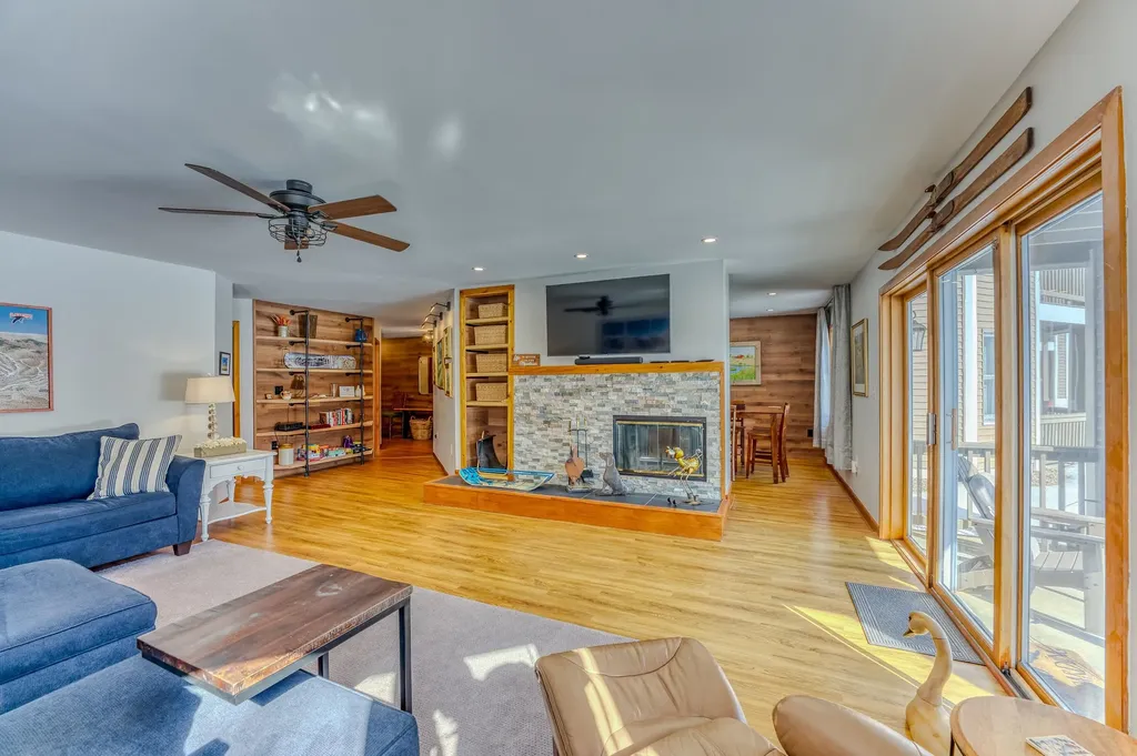 20 Crossing Drive Woodstock NH 03293