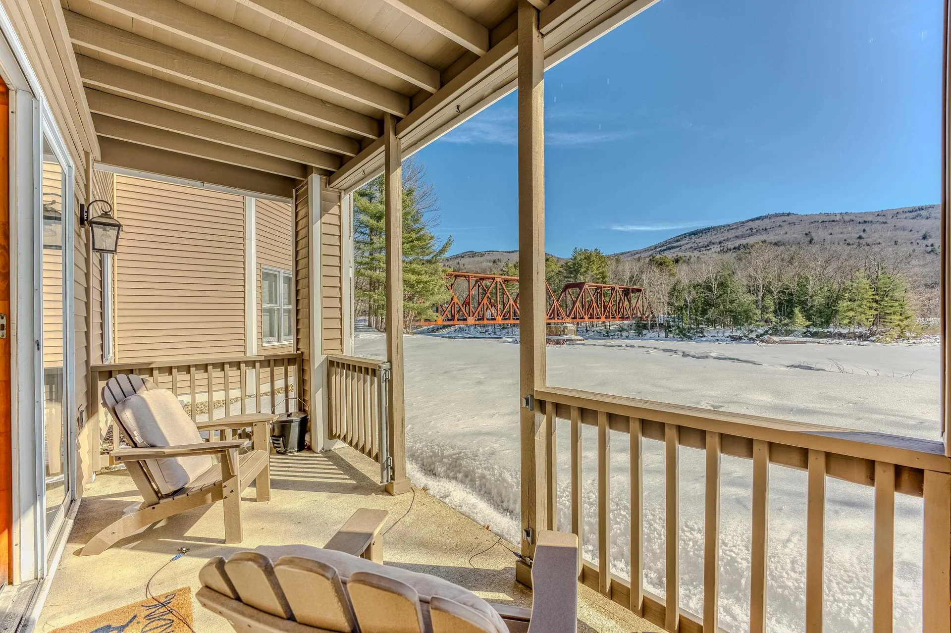 20 Crossing Drive Woodstock NH 03293