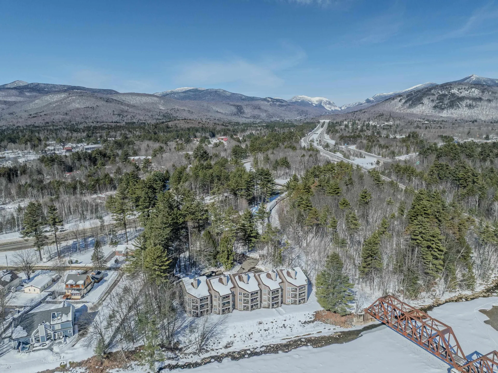 20 Crossing Drive Woodstock NH 03293