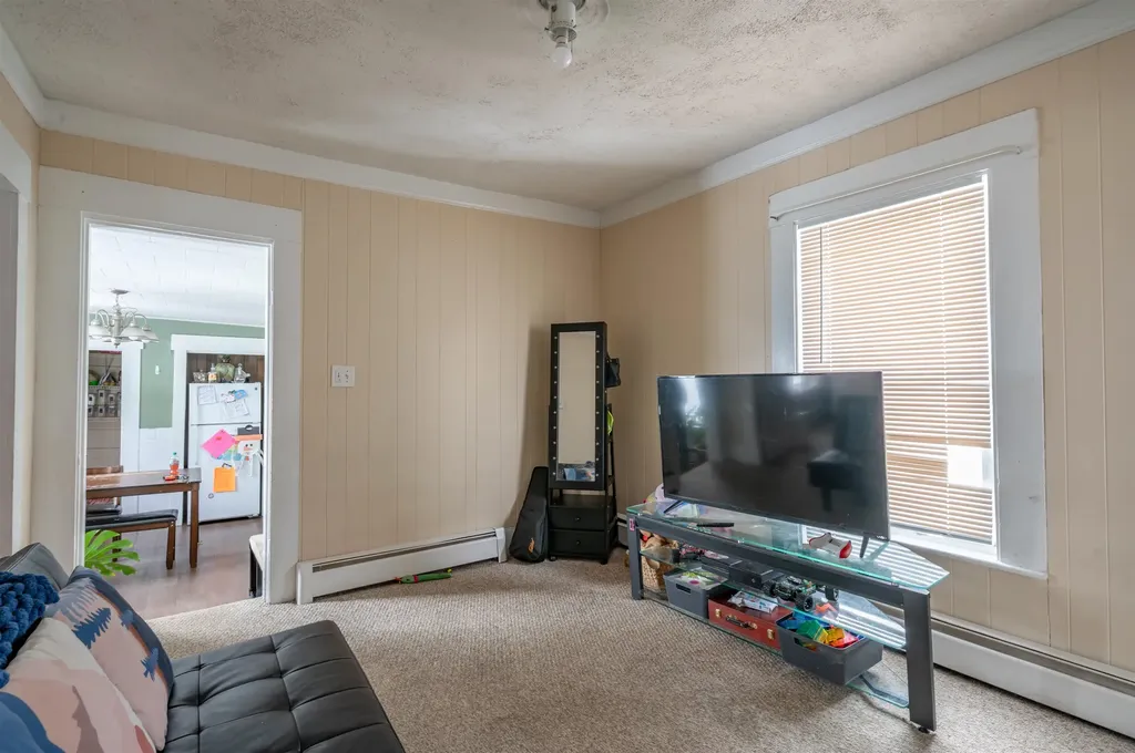 10 Malvern Street Manchester NH 03104