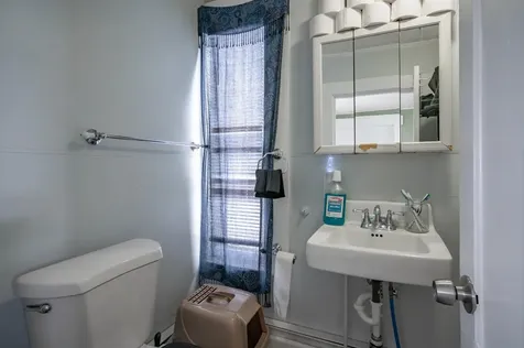 10 Malvern Street Manchester NH 03104