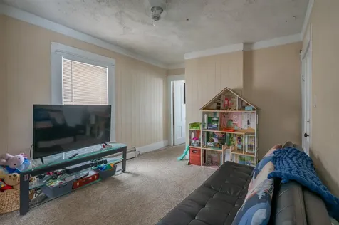 10 Malvern Street Manchester NH 03104